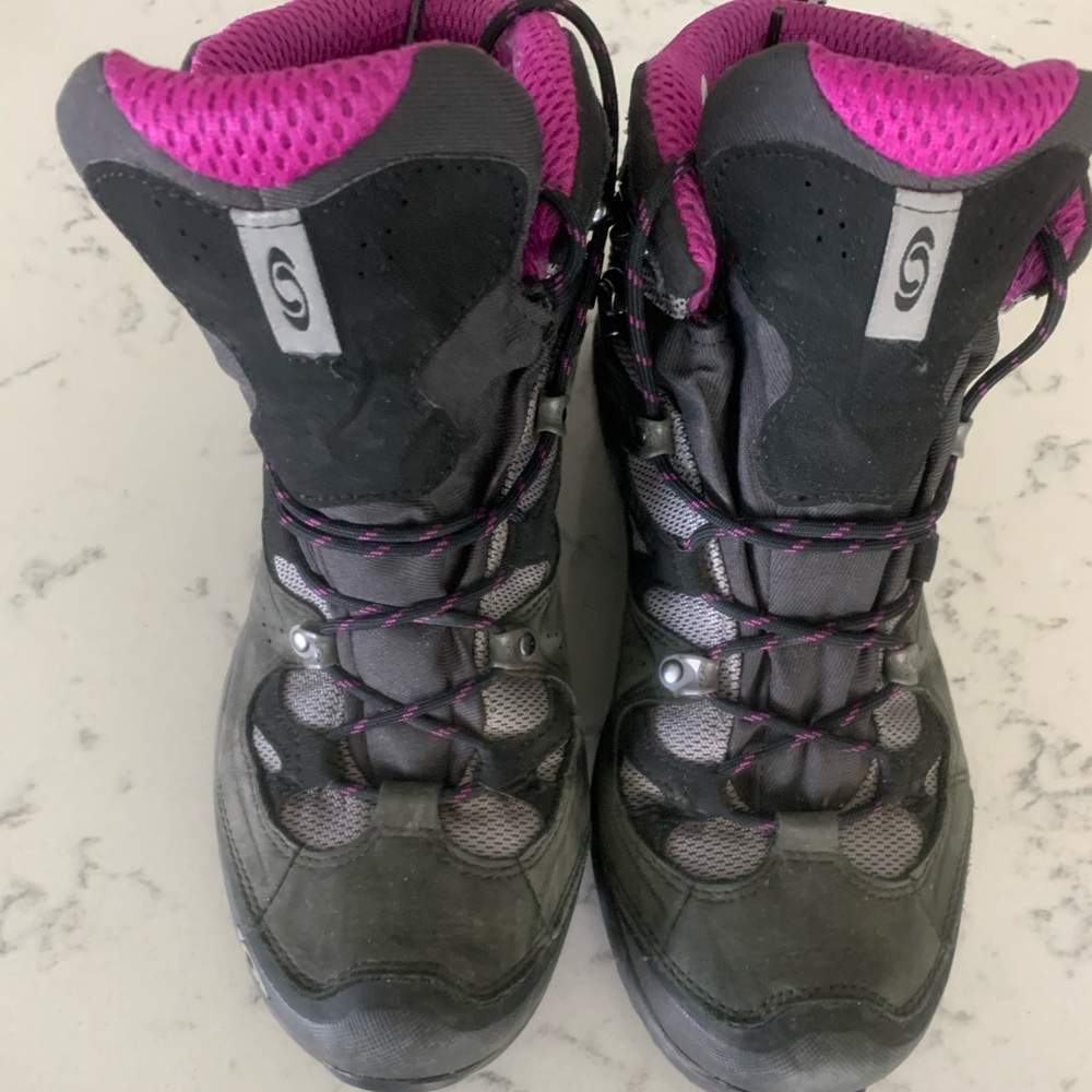 EUC Woman’s Salomon GTX Hiking Boots